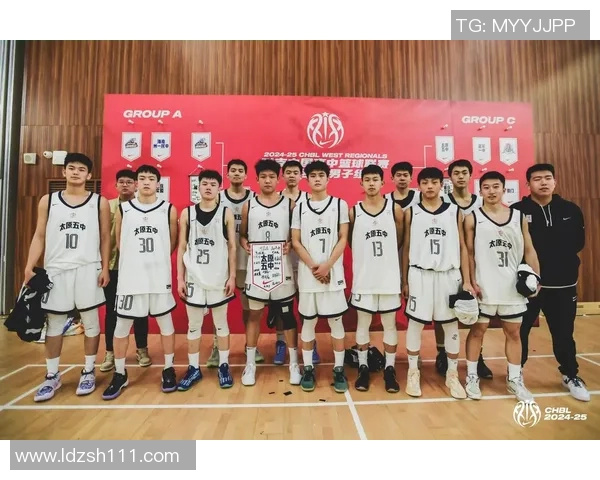 深圳篮球队在钻石联赛中的崛起与挑战之路全景回顾 深圳篮球队在钻石联赛中的崛起与挑战之路全景回顾