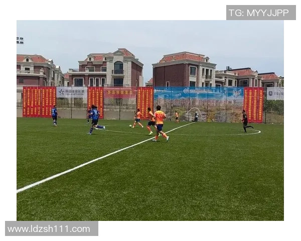 在足球明星的光环下探索小区生活的独特魅力与社区文化 在足球明星的光环下探索小区生活的独特魅力与社区文化