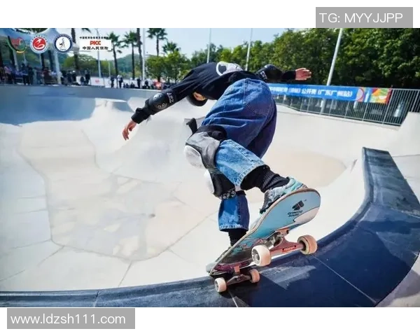 武汉滑板队的奋斗与荣耀：滑板精英赛背后的故事与突破历程